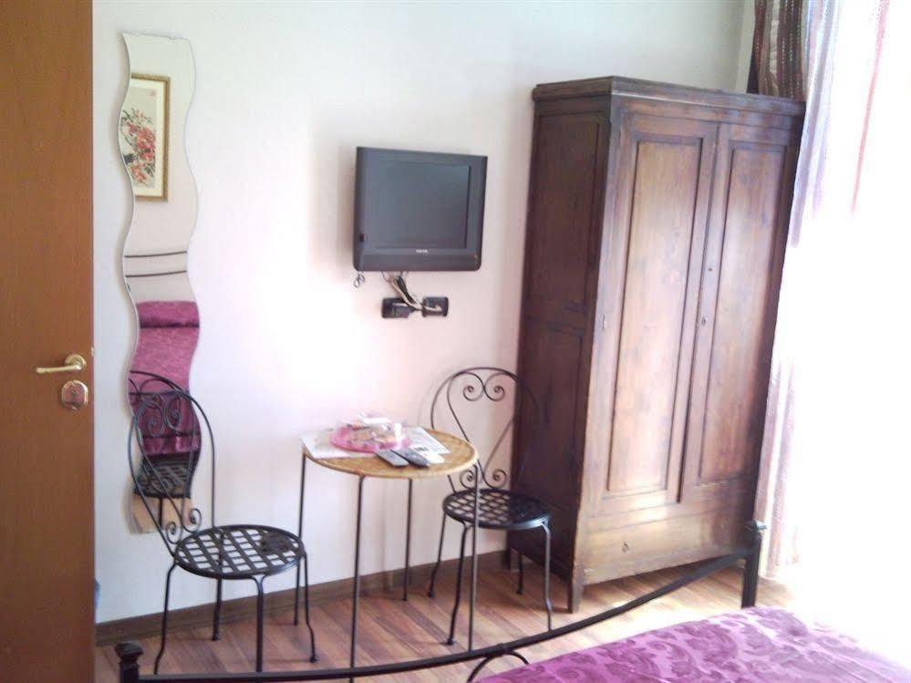 Hotel Julius Caesar 183 Rzym Zewnętrze zdjęcie